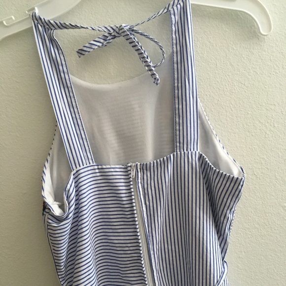 Pretty Floral Dress - Picture 4 of 8